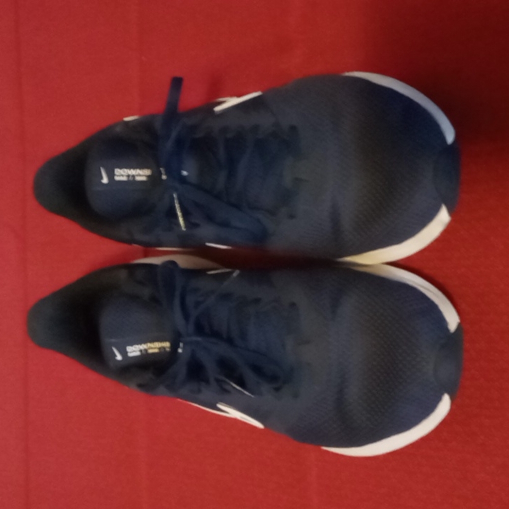 Nike Men's Navy Blue and White Running Shoes